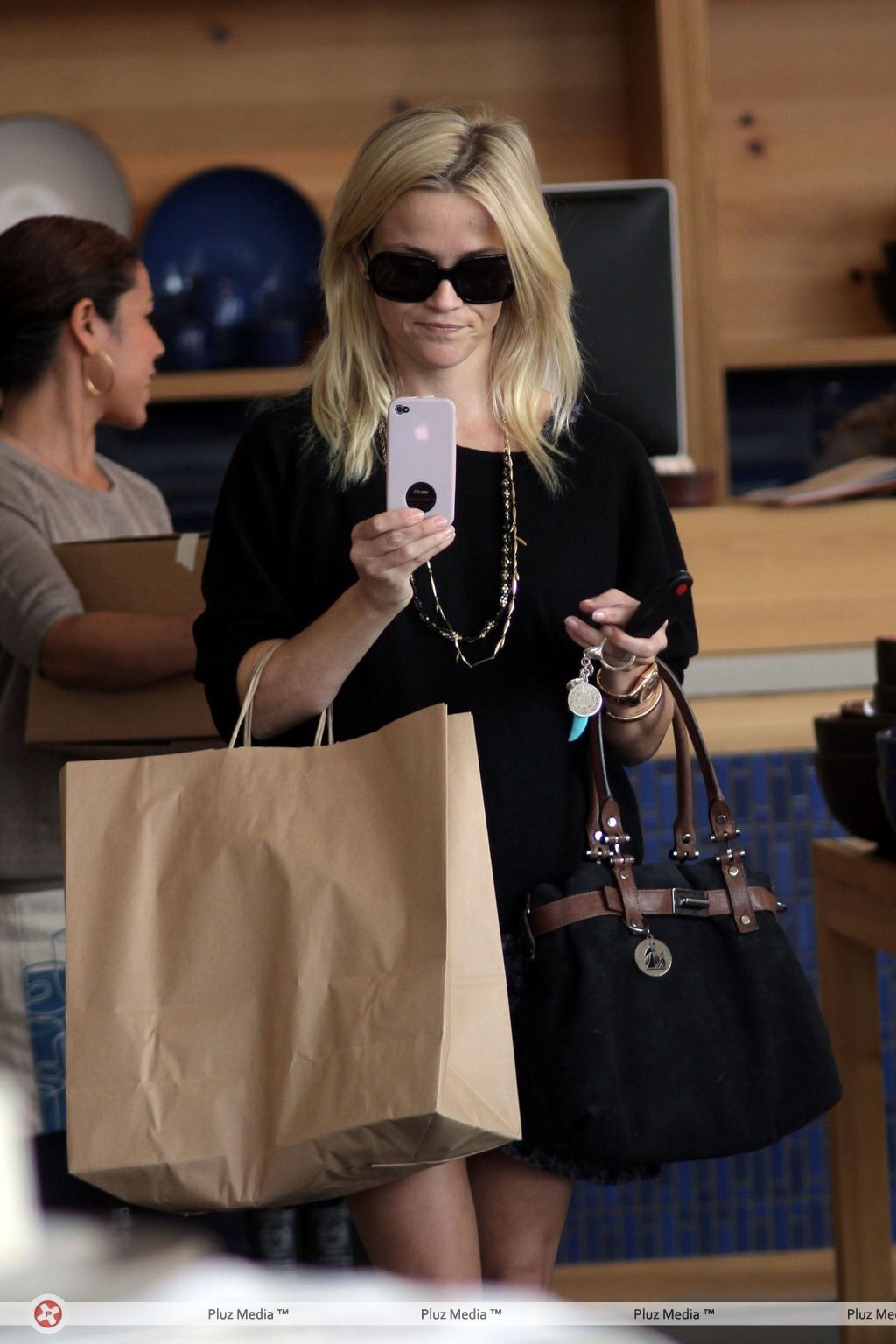 Reese Witherspoon out shopping in West Hollywood | Picture 107095